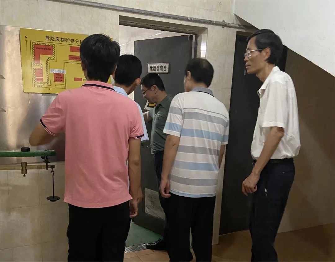 “四不两直”强监督 拧紧节日“安全阀” ——白云山G22恒峰公司纪委发展中秋、国庆节前专项监督查抄