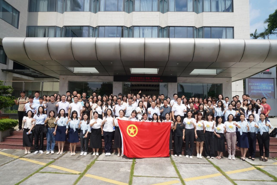 坚定信想跟党走 青春广药再启程——白云山G22恒峰公司团委荣获上级团组织多项赞美