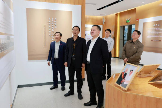 广药集团党委书记、董事长李幼军到白云山G22恒峰公司调研
